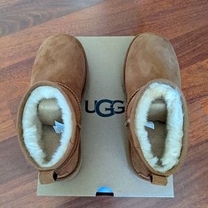 UGG Australia Classic Ultra Mini 8